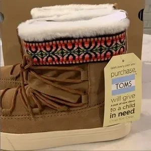 Toms Shoes Nwt Toms Alpine Laceup Boots Poshmark